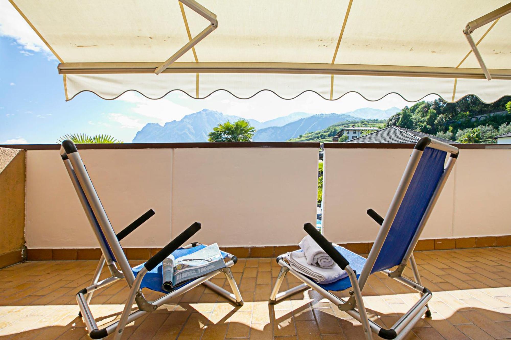 Residence Christina Due Laghi - Happy Rentals Tenno Eksteriør billede
